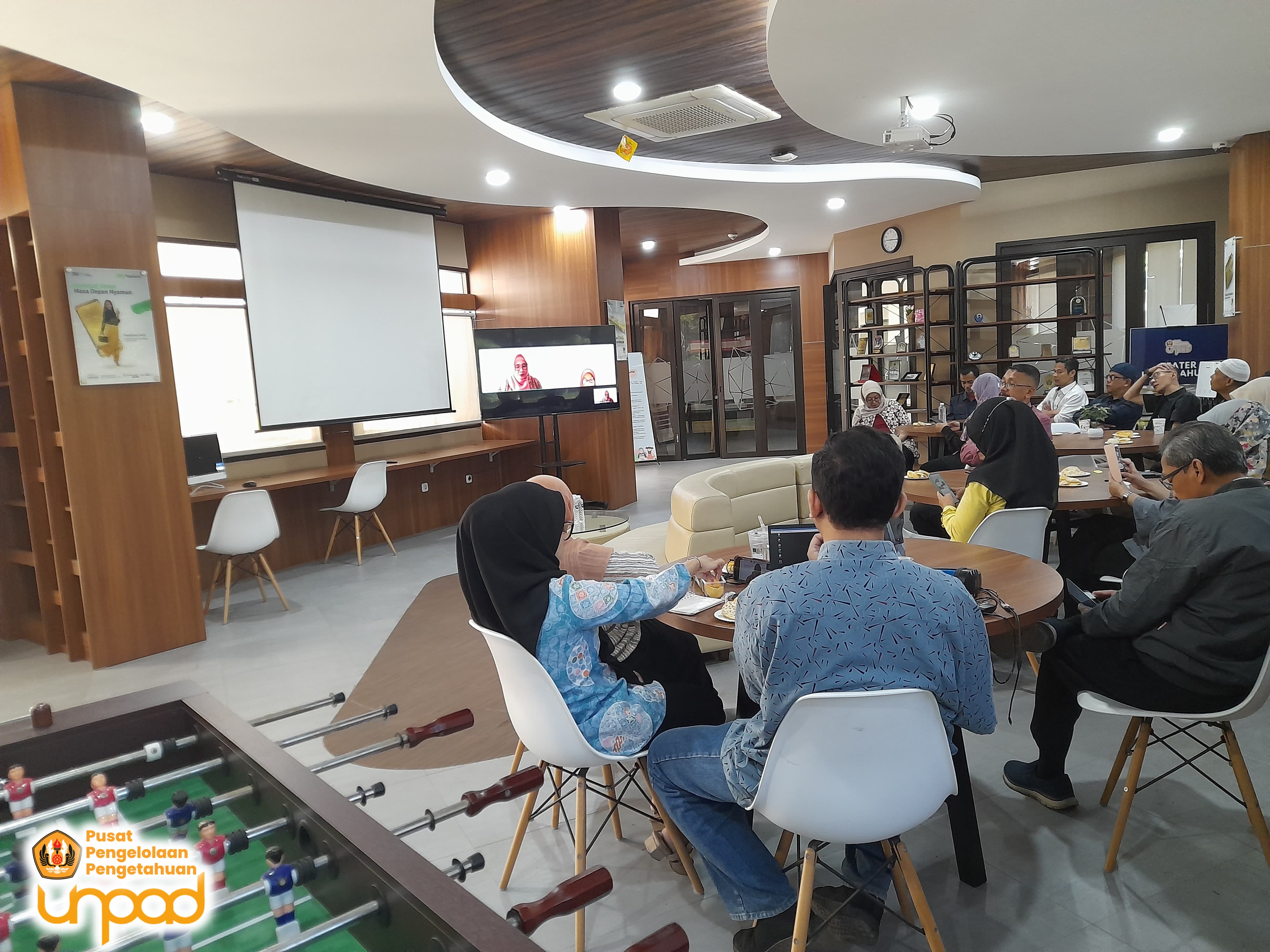 Seri Literasi Informasi Komunikasi: Komunikasi Dalam Layanan Prima Perpustakaan 