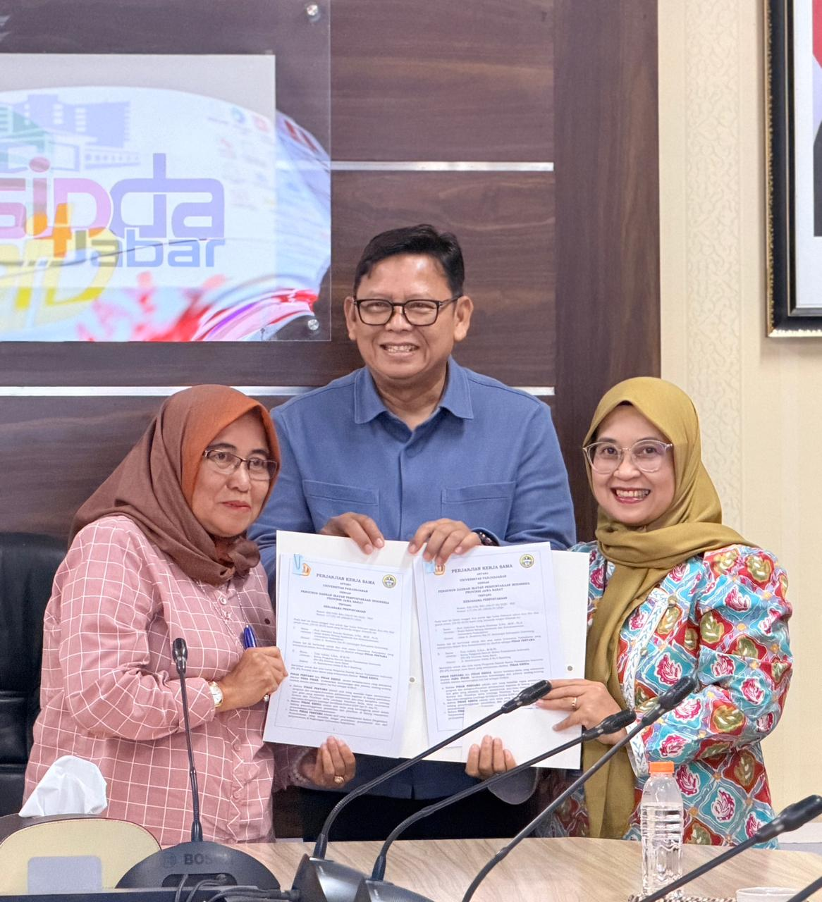  Penandatangan PKS dengan  Ikatan Pustakawan Jawa Barat (IPI Jabar)